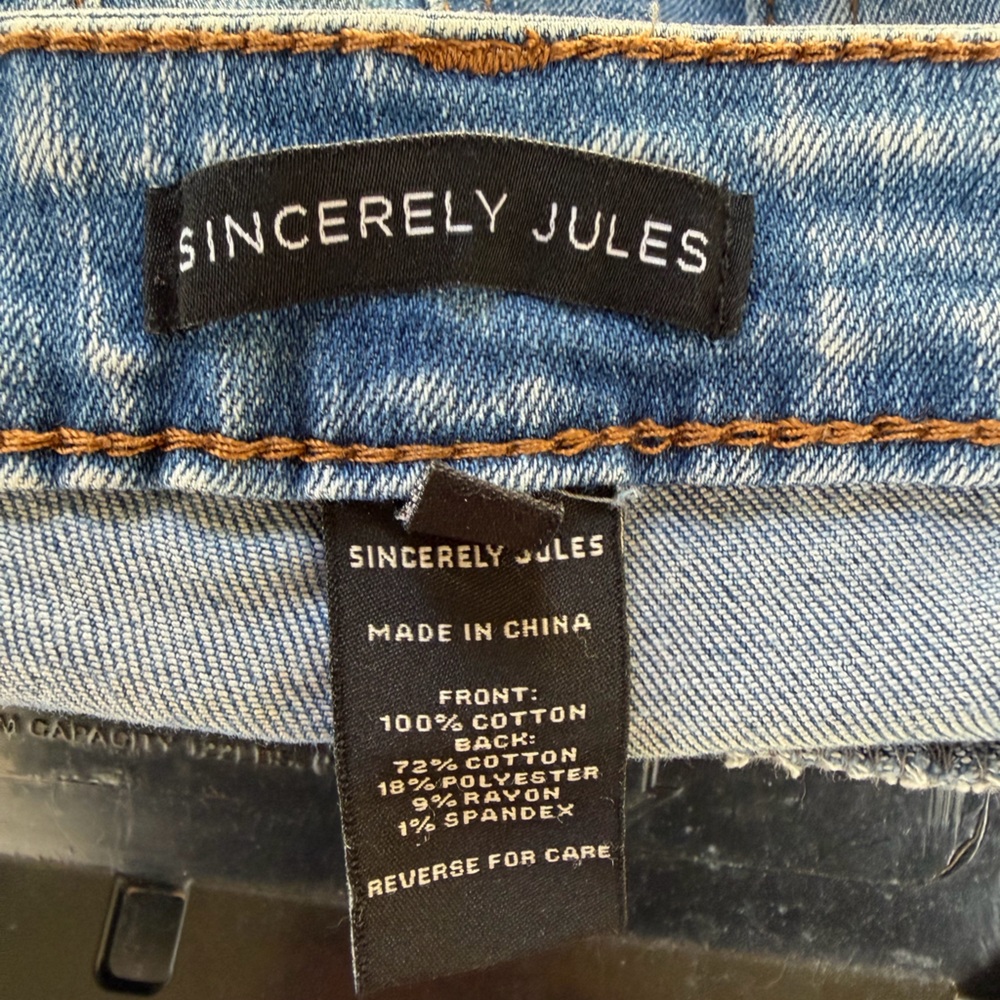 Sincerly Jules Distressed blue denim jeans, size 1/25, featuring a straight leg - Picture 4 of 6